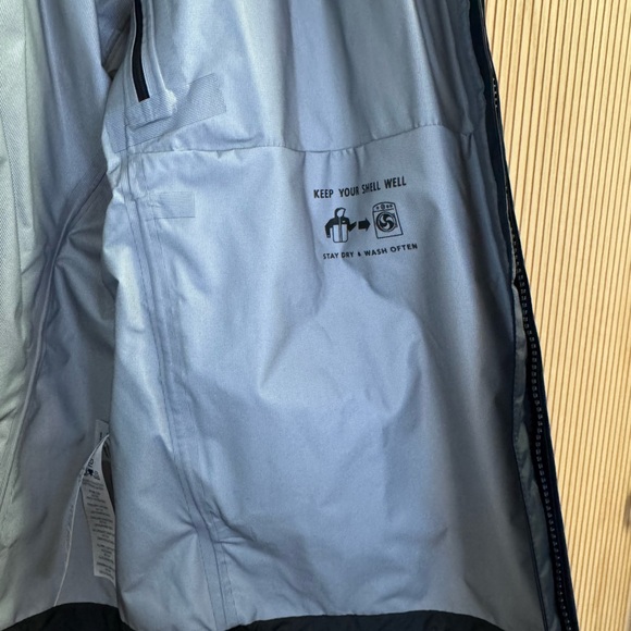 Patagonia Torrentshell 3L Jacket – Women’s XL - Picture 5 of 12